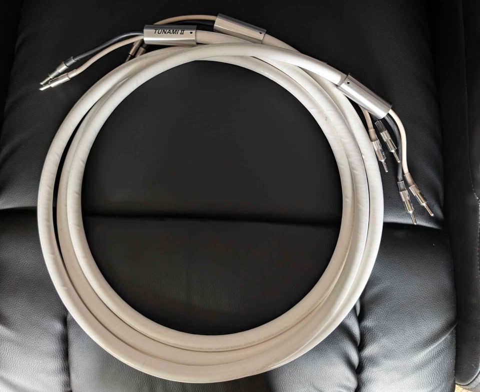 2.5M Oyaide TUNAMI II SP-B V2 Speaker Cables (Bananas)