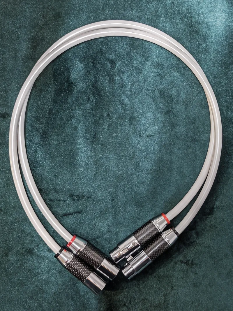 80cm Oyaide Tunami Terzo V2 XLR with Carbon Fibre Rhodium plated connectors.