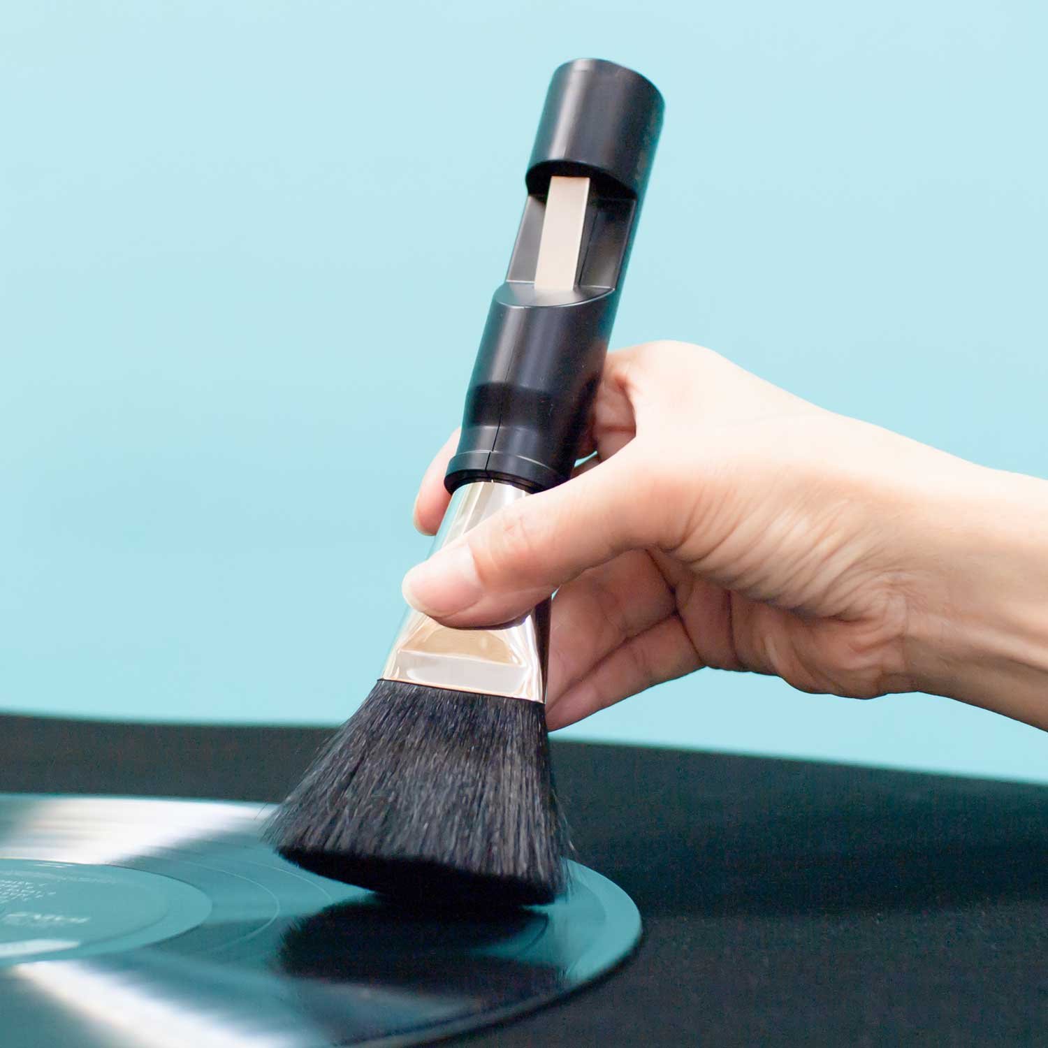 Furutech ASB-2 Ion Antistatic Brush with Ionizer